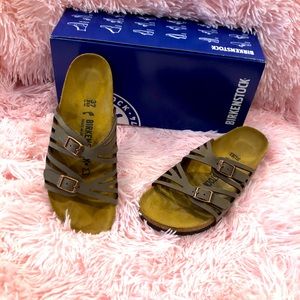 NWT Birkenstock Granada Sandals